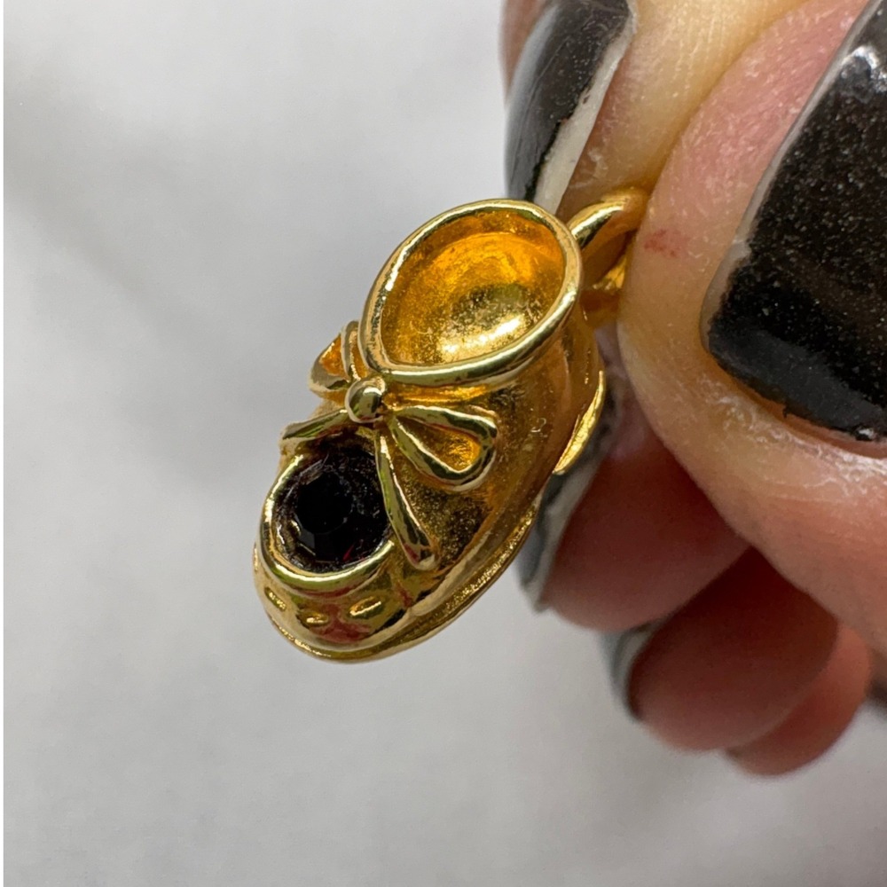 Unbranded Baby Shoe Charm Unisex OS Gold Excellent Garnet Ruby Birthstone Bow - Picture 4 of 7